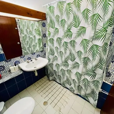 T2, Da Oura Αλμπουφέιρα